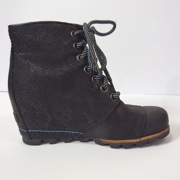 Sorel 1964 PDX Premium Wedge Bootie Black Embossed Snakeskin Size 7.5 - Picture 9 of 12